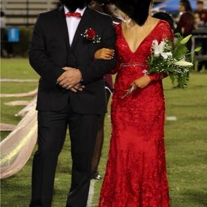 Women’s long red Mac Duggal prom homecoming formal dress